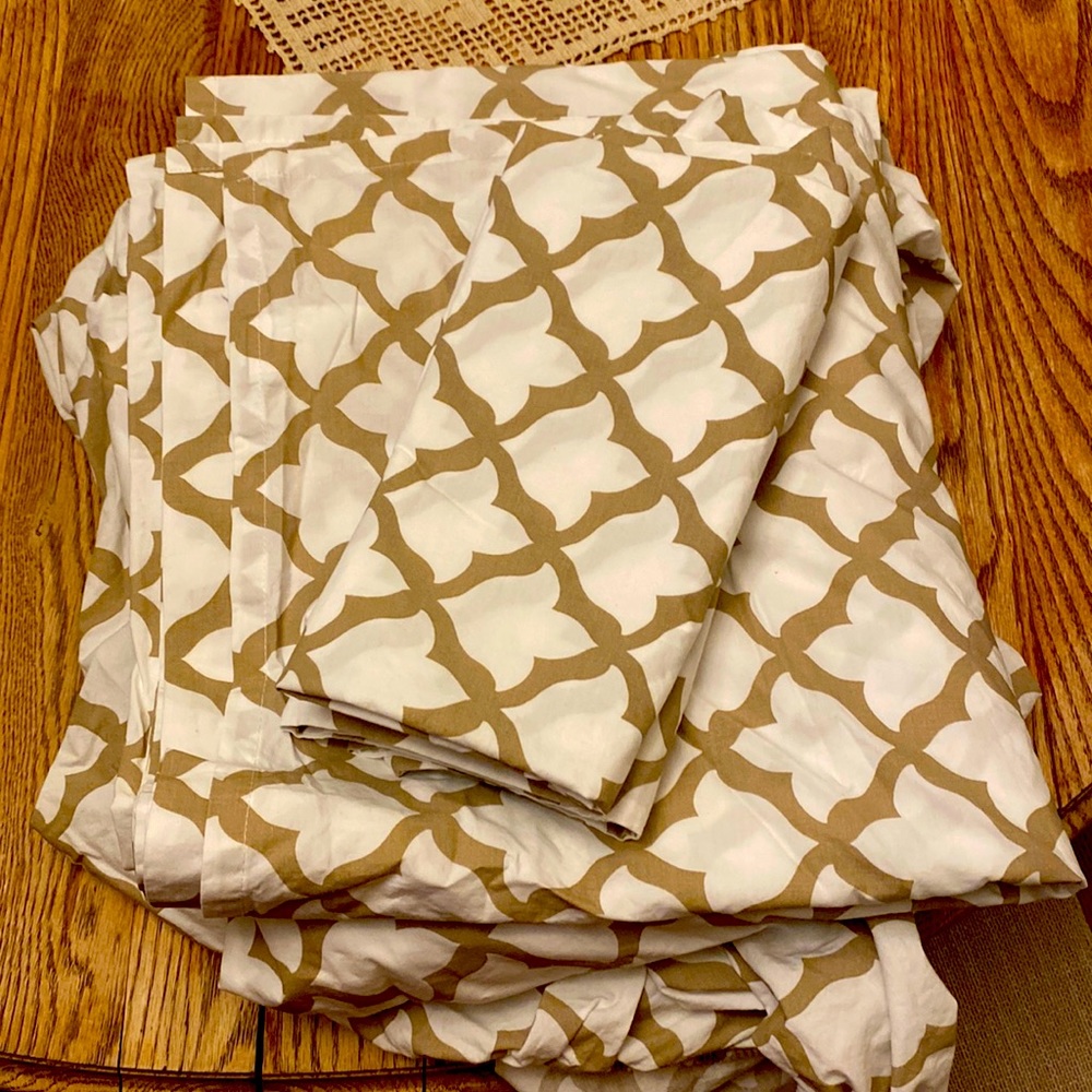 Pottery Barn California king Sheet set Marlo